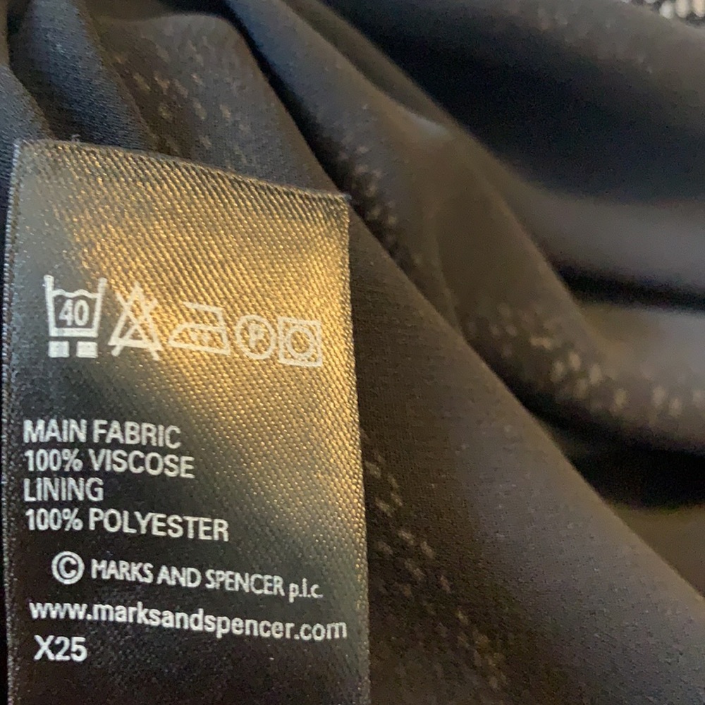 Marks and Spencer skirt size UK 16 - Picture 5 of 5